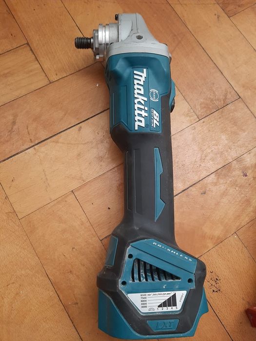 Machita flex polizor defect.2025 brushless