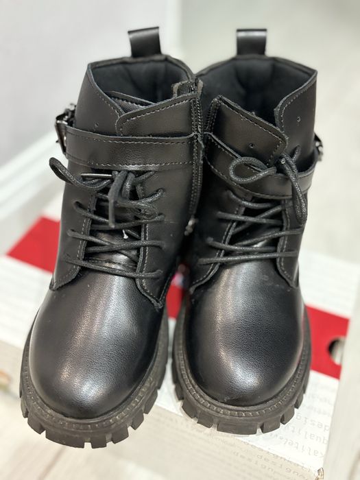 Продам ботинки на девочку!