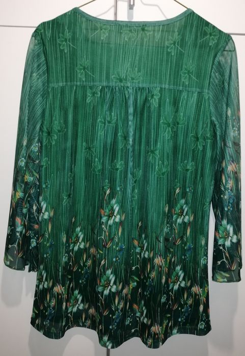 Ефирна дамска блуза, залена с цветни мотиви