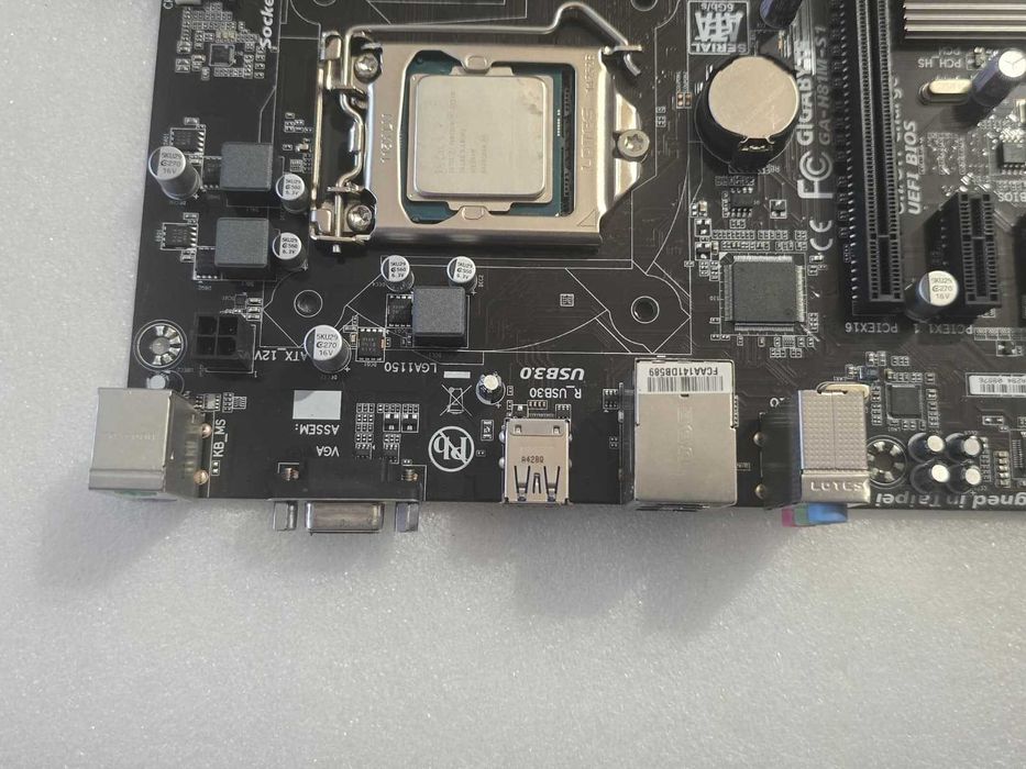 Placa de baza GIGABYTE GA-H81M-S1, LGA 1150 + Procesor G3240