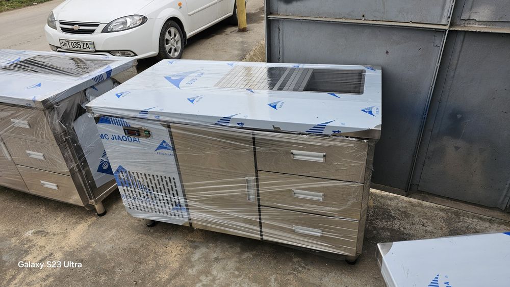 Стол холодильник с выдвижной ящиками