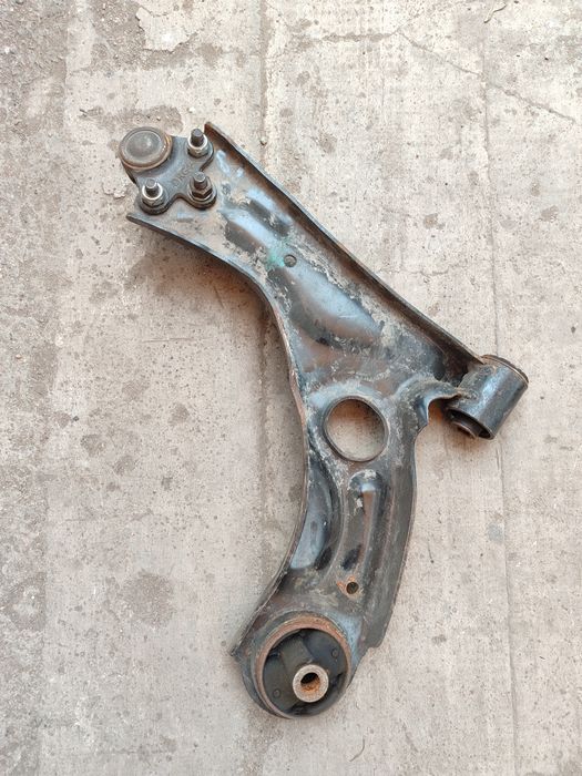 Рычаг правый на кобальт