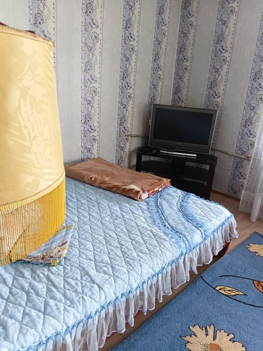 Посуточно однокомнатная квартира, рядом Бурабай молл.
