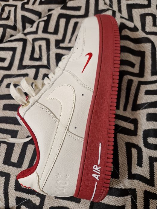 Vând pantofi de sport