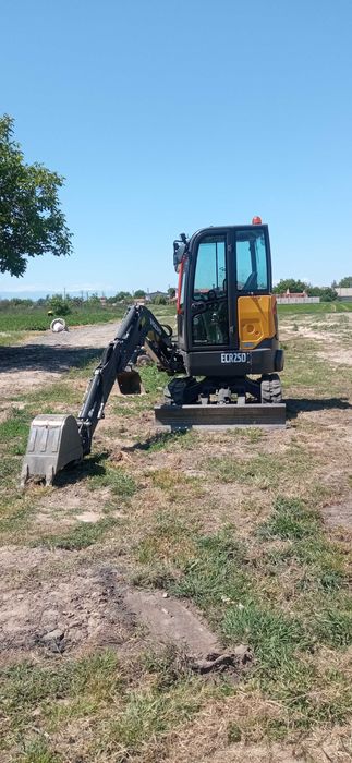 Услуги със мини багер