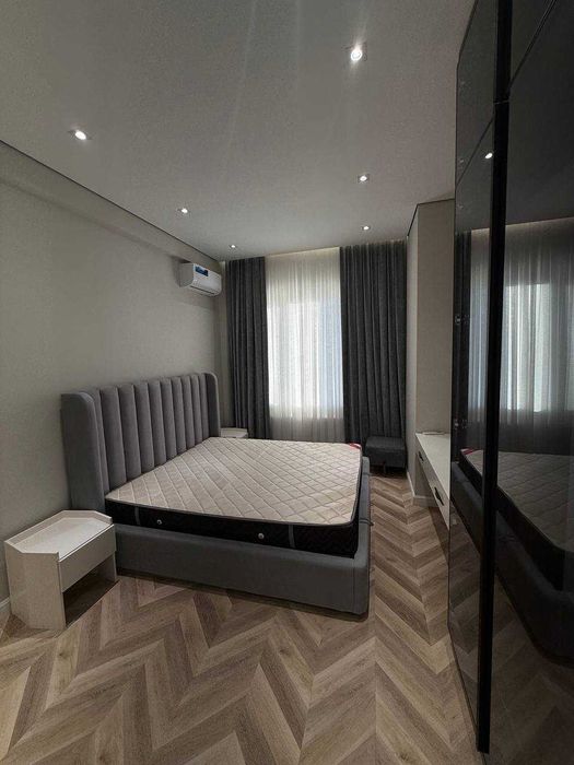 Сдаётся Укомплектованная 3-х Евроквартира в ЖК Лондон 130м2(N188)