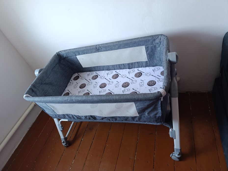 Продам манеж люльку б.у 10000