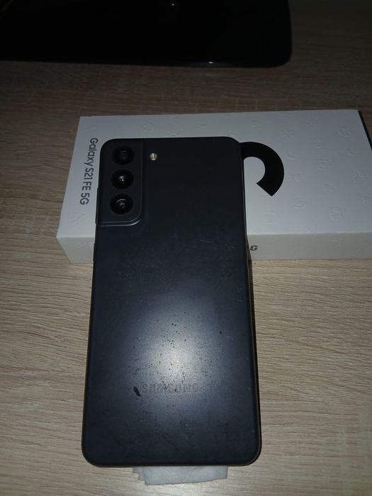 Samsung s21 fe 256/8 цена:75000