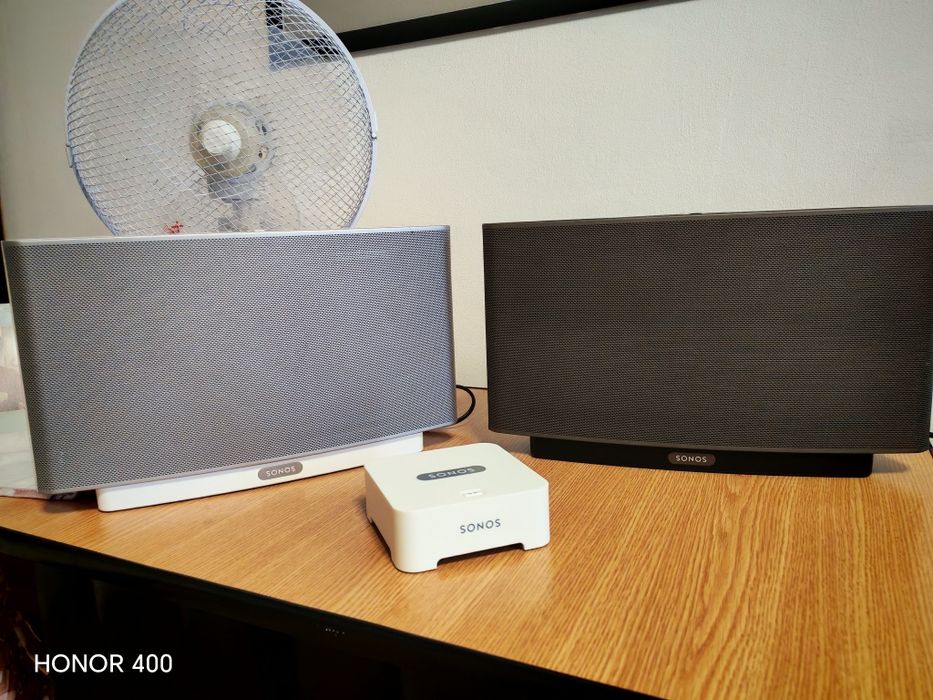 Vând 2  Sonos Play1 și 2 Boxe Play 5