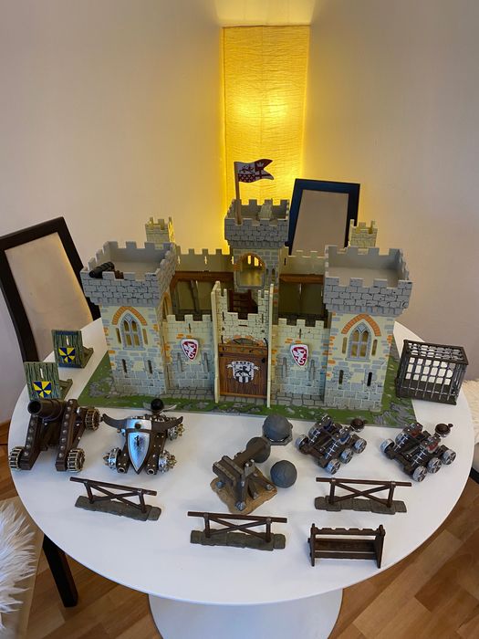 Castele si figurine  papo si Schleich