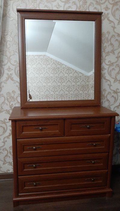 Продам спальный гарнитур