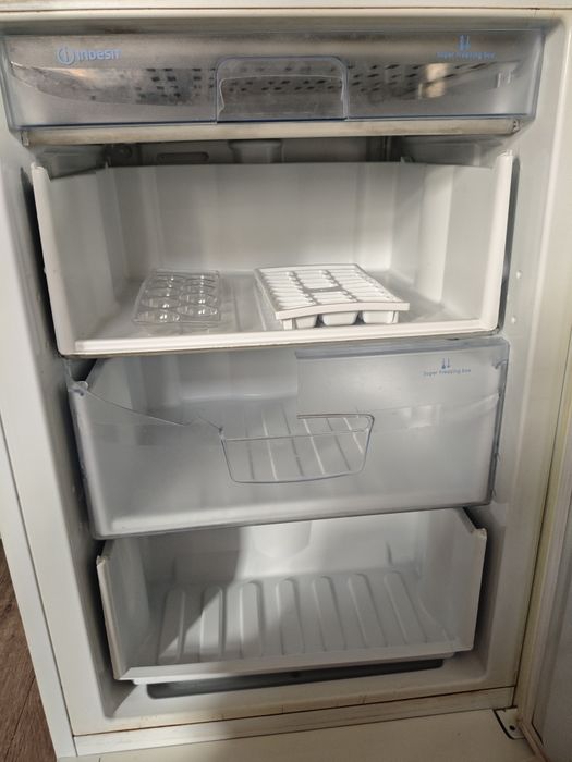 Продам холодильник Indesit, г. Алматы