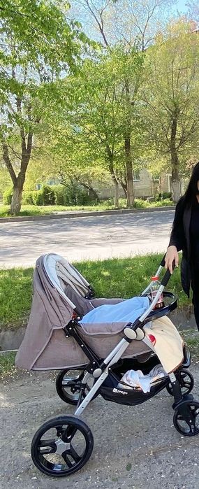 Продаю коляску и ходунок