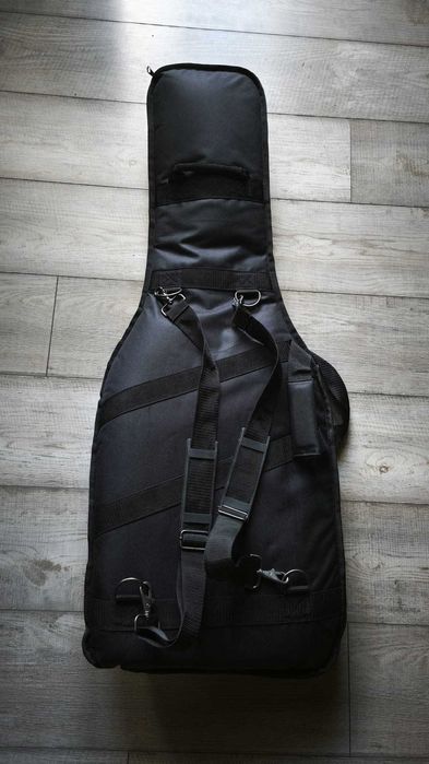 Husă chitară electrică Fender Deluxe Electric Guitar Gig Bag – Stratocaster / Telecaster - GARANTIE 1 AN !