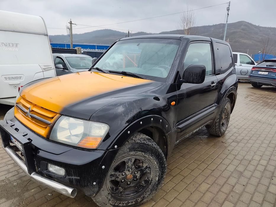 Mitsubishi Pajero Masina fara defecte, functioneaza bine, cauciucuri AT aproape noi,