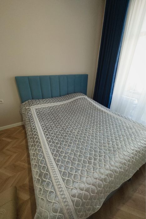 Двуспальная кровать