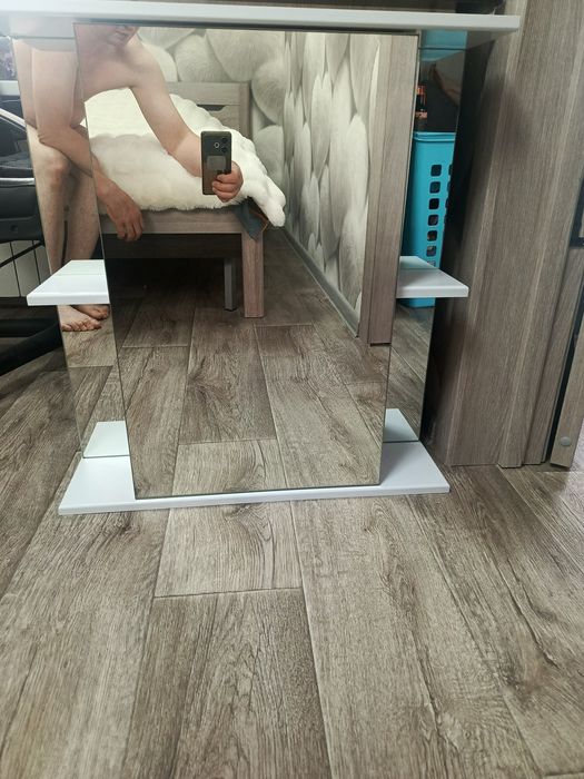 Шкаф с зеркалом для ванны