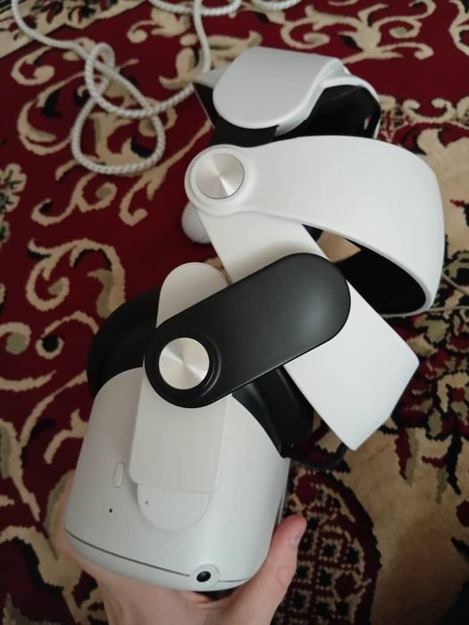 Продаю VR очки Oculus quest 2