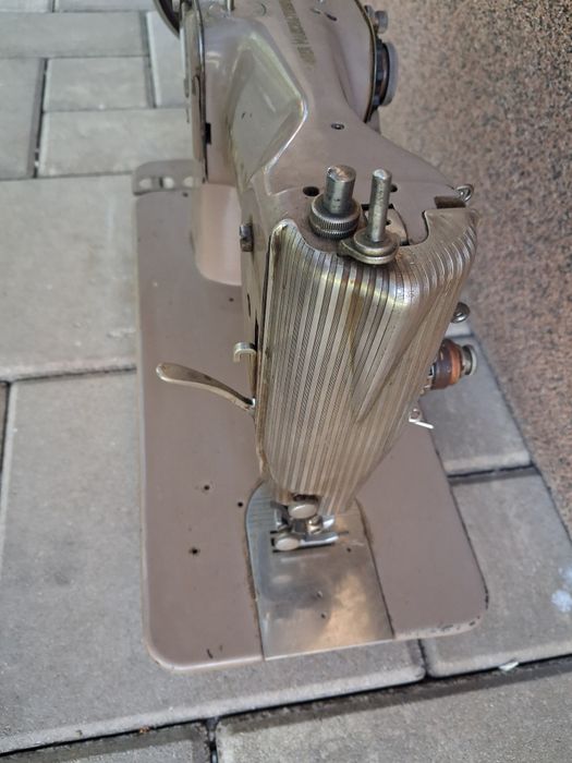 Masina de cusut Singer 316g