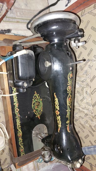 Продам швейную машинку