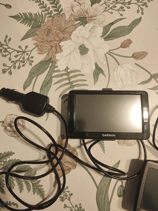 TomTom XL IQ Routes и GARMIN Nuvi 2515LM