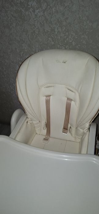 Стул для кормления от фирмы Karma baby