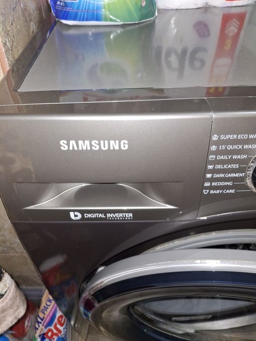 Vand urgent mașina de spălat SAMSUNG