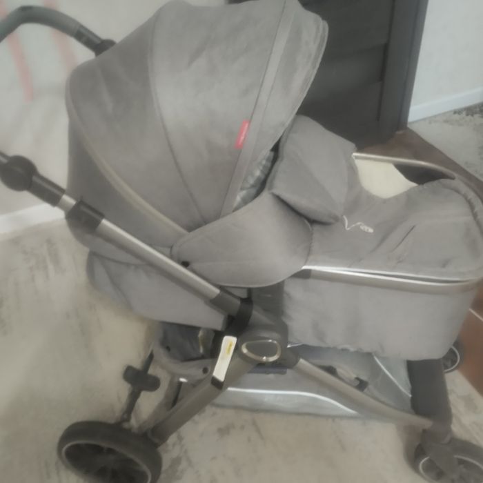 Коляска для младенцев