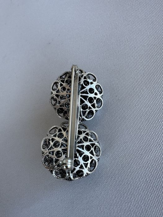 Brosa din argint filigran
