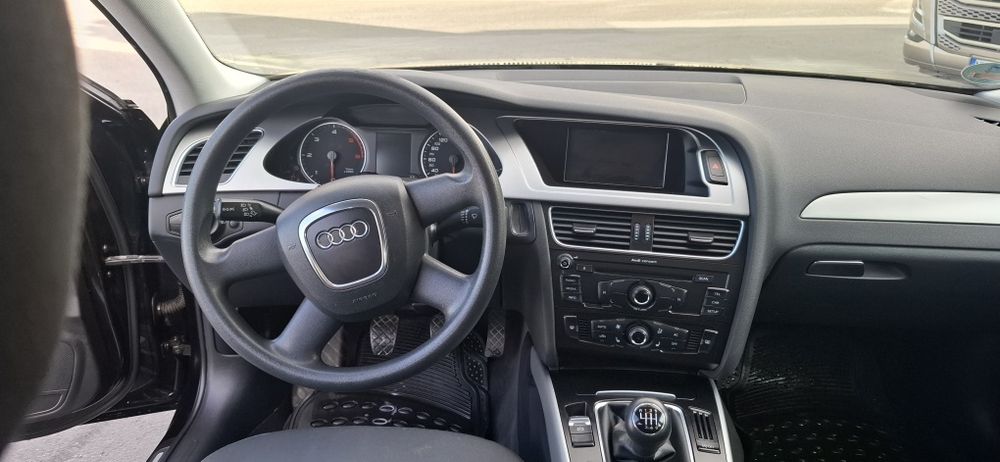 AUDI A4 2011 — imagine 5