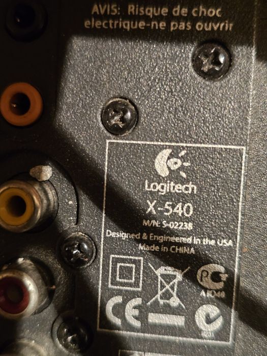 Съраунд система Logitec, тонколони с активен субуфер.