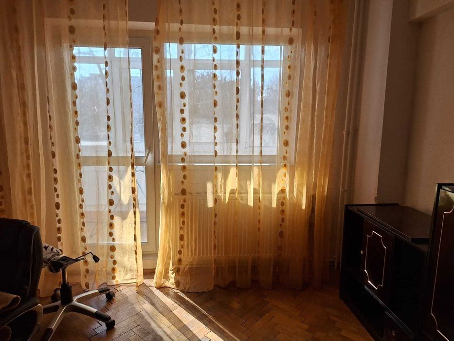 Inchiriez apartament 3 camere, situat central Tineretului ,Braila