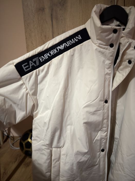 Emporio Armani оригинално ново тънко яке