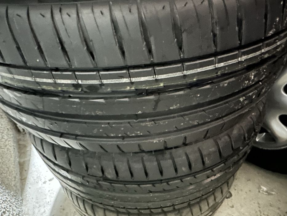 225/45R18  зимни /летни