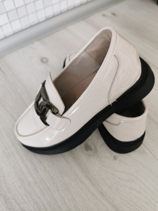 Pantofi Damă piele naturala lăcuita