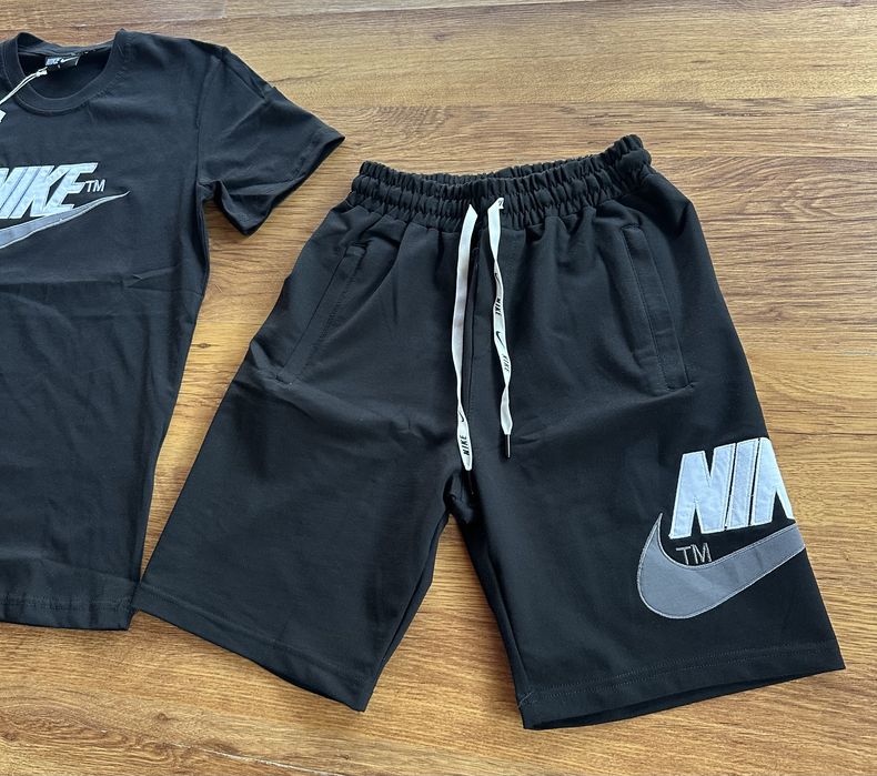 Мъжки,памучен,черен комплект Nike с бродирано лого