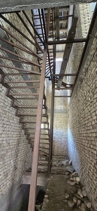 Бухоро Шахар марказида янги участка 4 соток 3 Каватли подавали билан