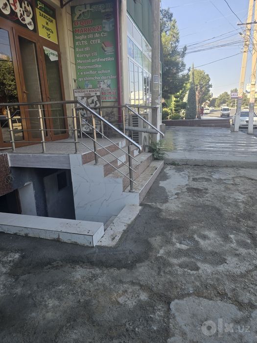 Сдаётся в аренду полуподвальное помешение