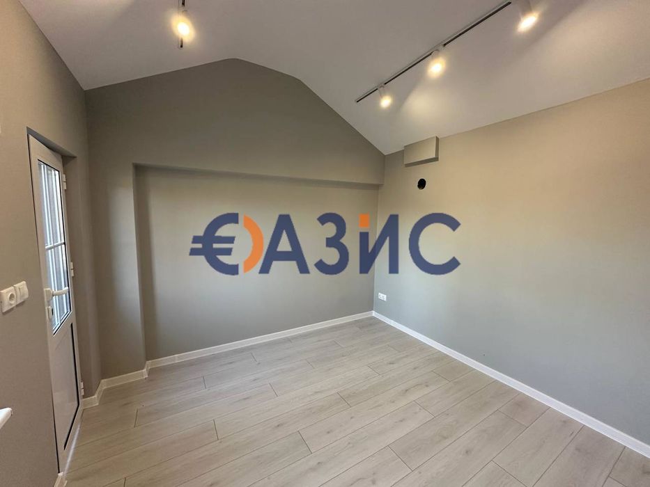 Къща с 3 спални 108 кв., с парцел 11 дка, с. Гюльовца, обл. Бургас,