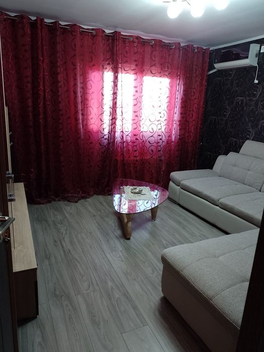 Garsoniera decomandata zona Far/Bila