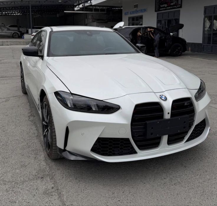 BMW iM4 2023 model zor proekt