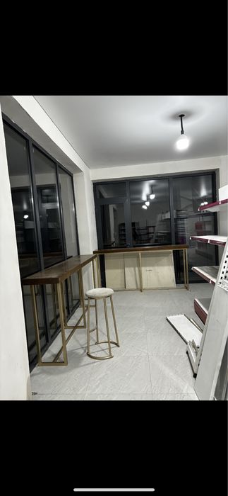 Барный стол со стулями