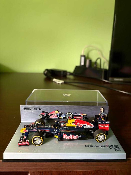 продавам модели F1 Minichamps 1.43 SEBASTIAN VETTEL