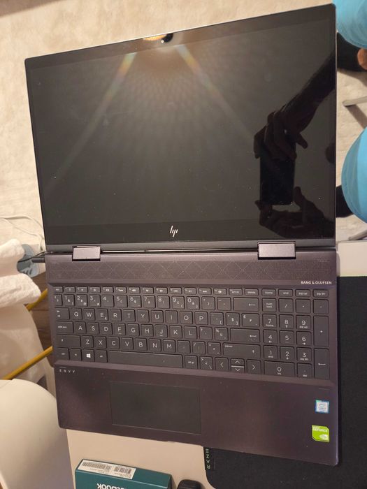 HP ENVY x360 - 15-cn0114nb Convertible PC - se face tableta