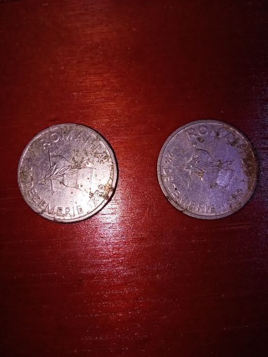 Vând monede vechii