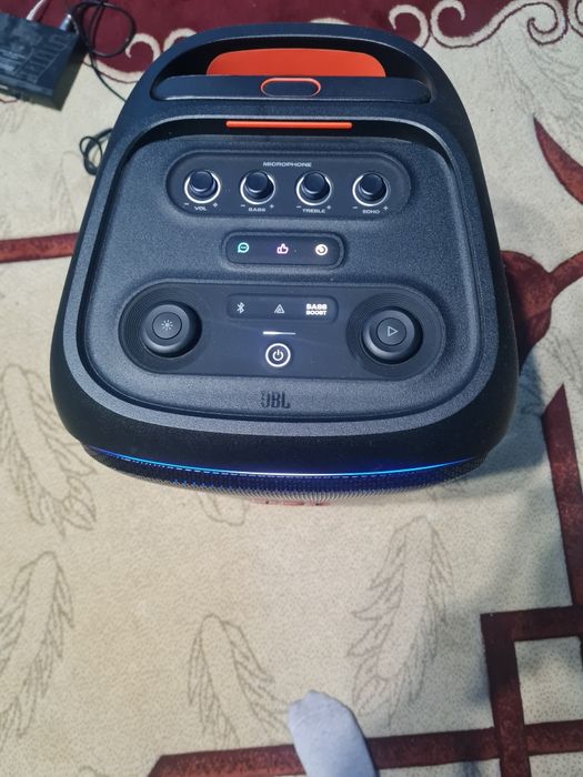 Vindem boxă JBL mai multe detalii la nr de tel