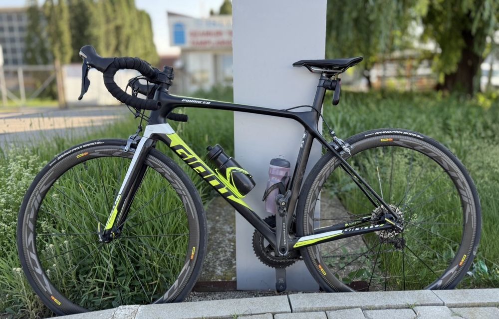 Bicicleta Şosea / Cursiera Carbon Giant TCR Advanced 1 – Ultegra