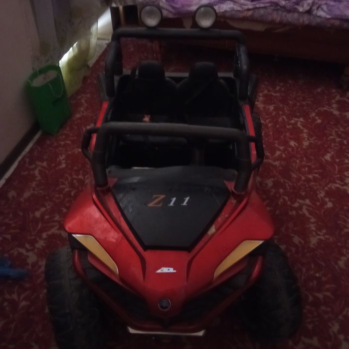 Bolalar elektronniy mashinasi.xolatii yangi 1 oycha bolib qolgan oling