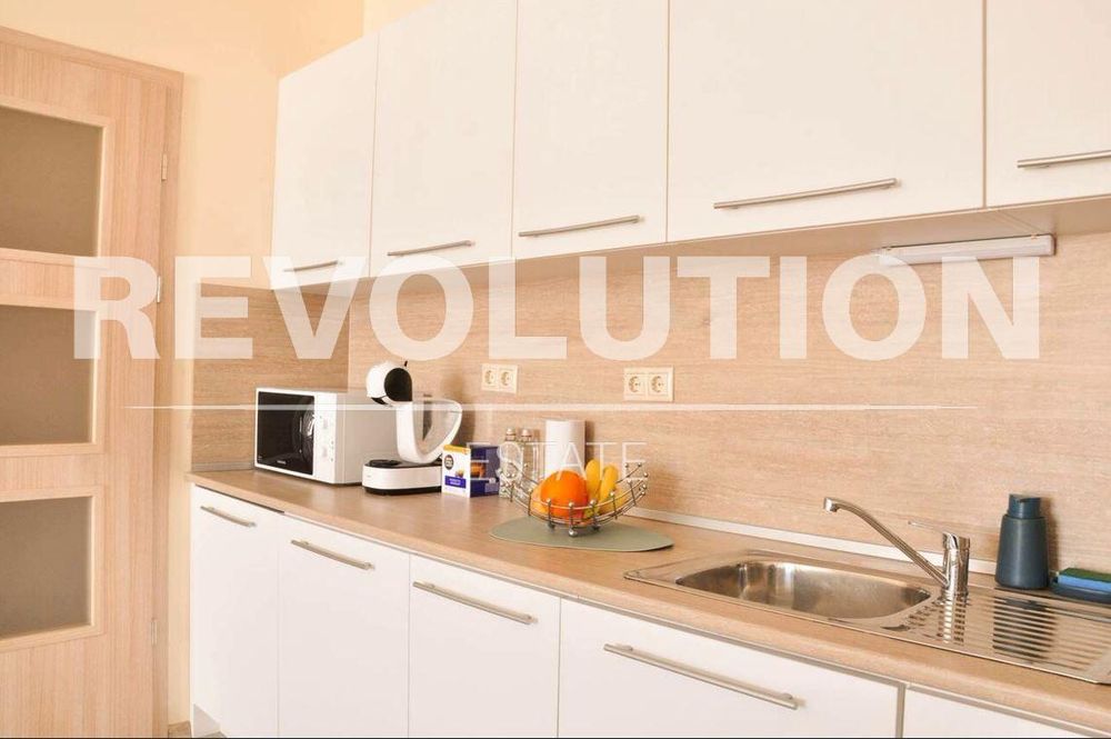 Дава се под наем Двустаен апартамент в Варна, Аспарухово - 65 кв.м за 648.21 € - Снимка #2