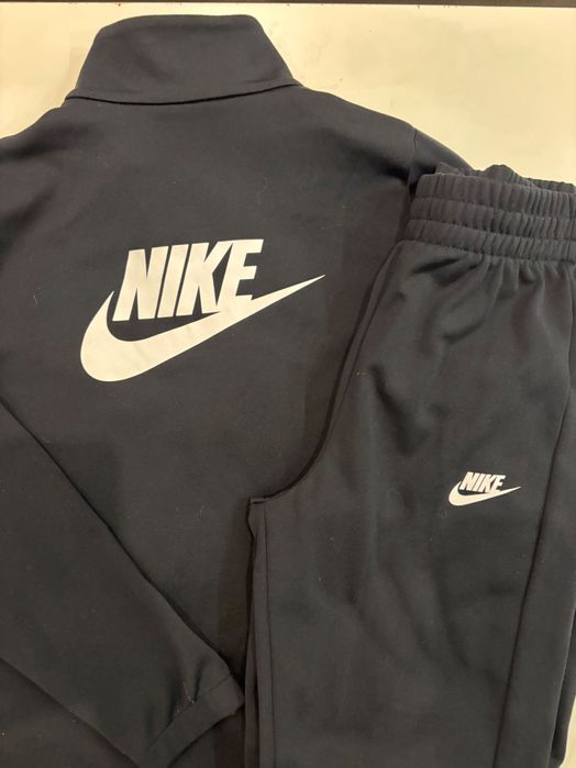 Анцунг Nike за моче
